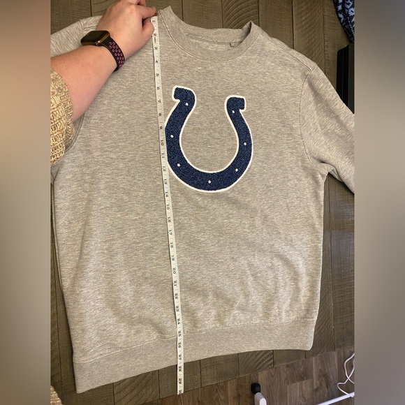 Antigua heather gray Indianapolis Colts crewneck sweatshirt - Picture 9 of 10